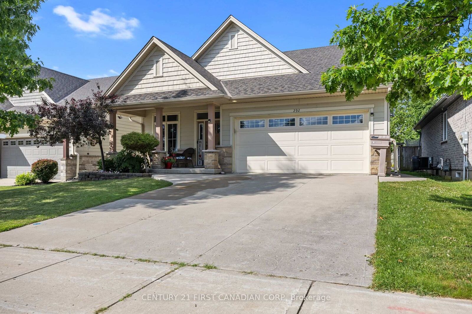 Property Photo:  292 Walnut Street  ON N0M 2J0 