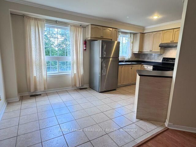 Property Photo:  5260 McFarren Boulevard 47  ON L5M 7J2 