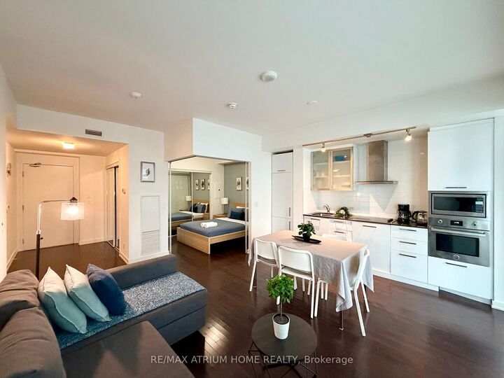 Property Photo:  14 York Street 1501  ON M5J 0B1 