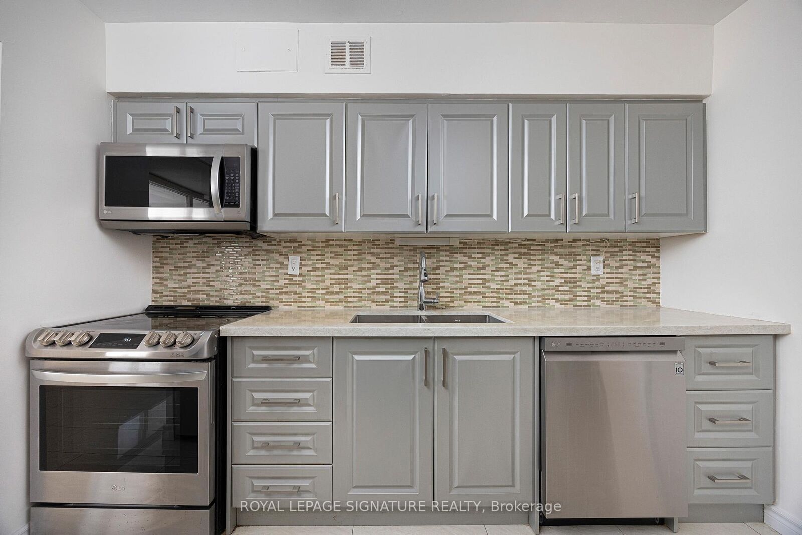 Property Photo:  1350 York Mills Road 803  ON M3A 1Z9 