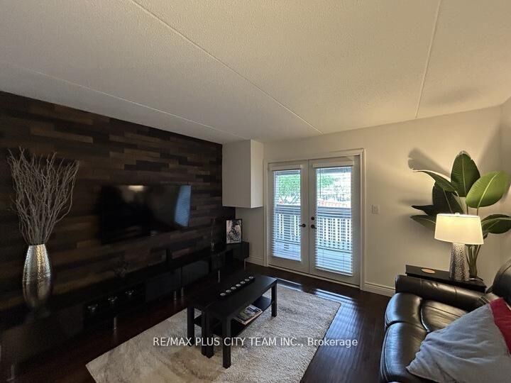 Property Photo:  2030 Cleaver Avenue 220  ON L7M 4C3 