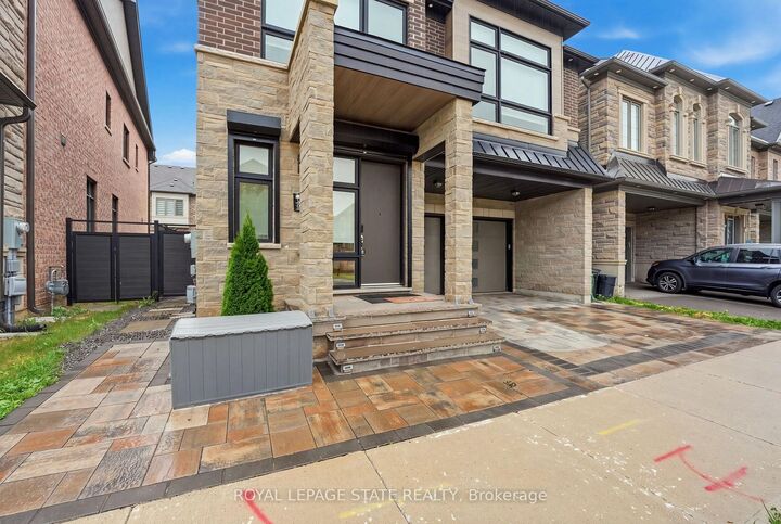Property Photo:  1192 Stag Hollow Upper  ON L6M 5M4 