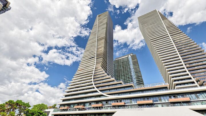30 Shore Breeze Drive 5806 — photo 1