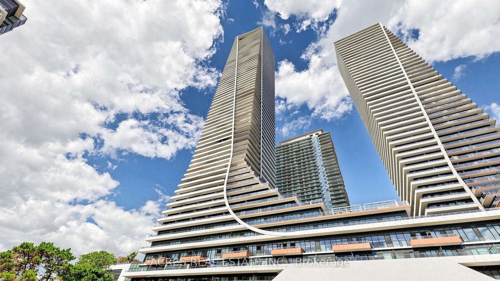 Photo de la propriété:  30 Shore Breeze Drive 5806  ON M8V 0J1 