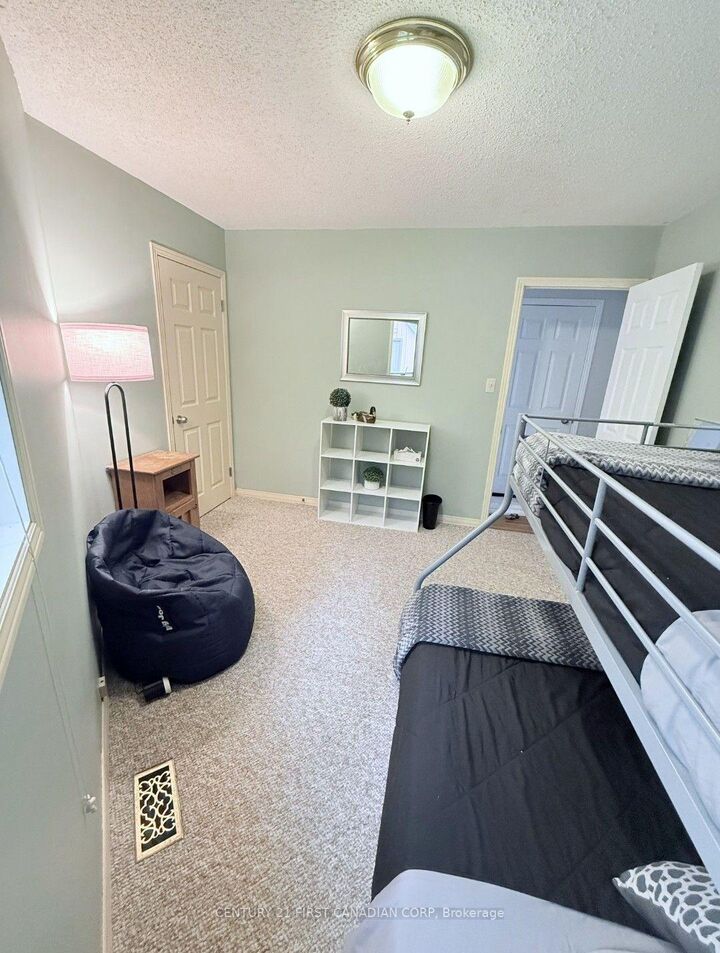 Property Photo:  463 Eckford Avenue  ON N0H 2L0 