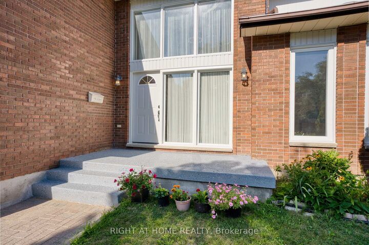 Property Photo:  26 Grasmere Crescent  ON N6G 4P2 