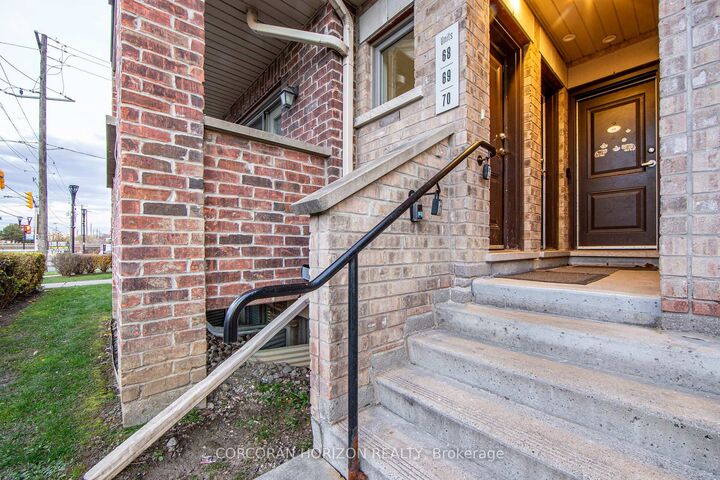 Property Photo:  2315 Sheppard Avenue W 70  ON M9M 3A4 