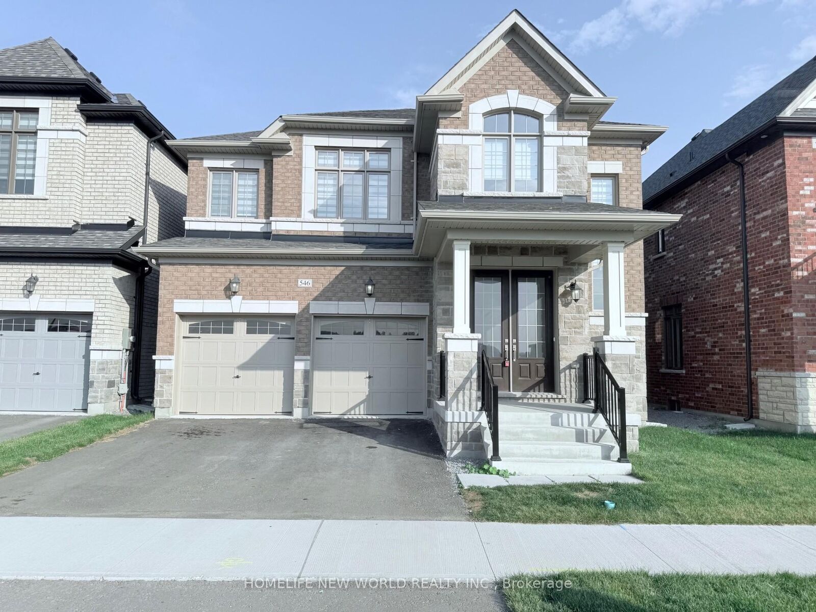 Property Photo: 546 Baker Hill Boulevard ON L4A 5G3