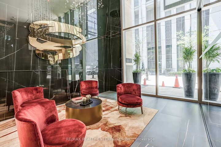 Photo de la propriété: 11 Yorkville Avenue 2409 ON M4W 0B7