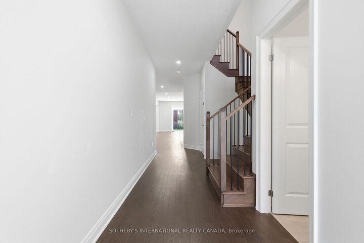 Property Photo:  32 Bermondsey Way  ON L6Y 6K9 