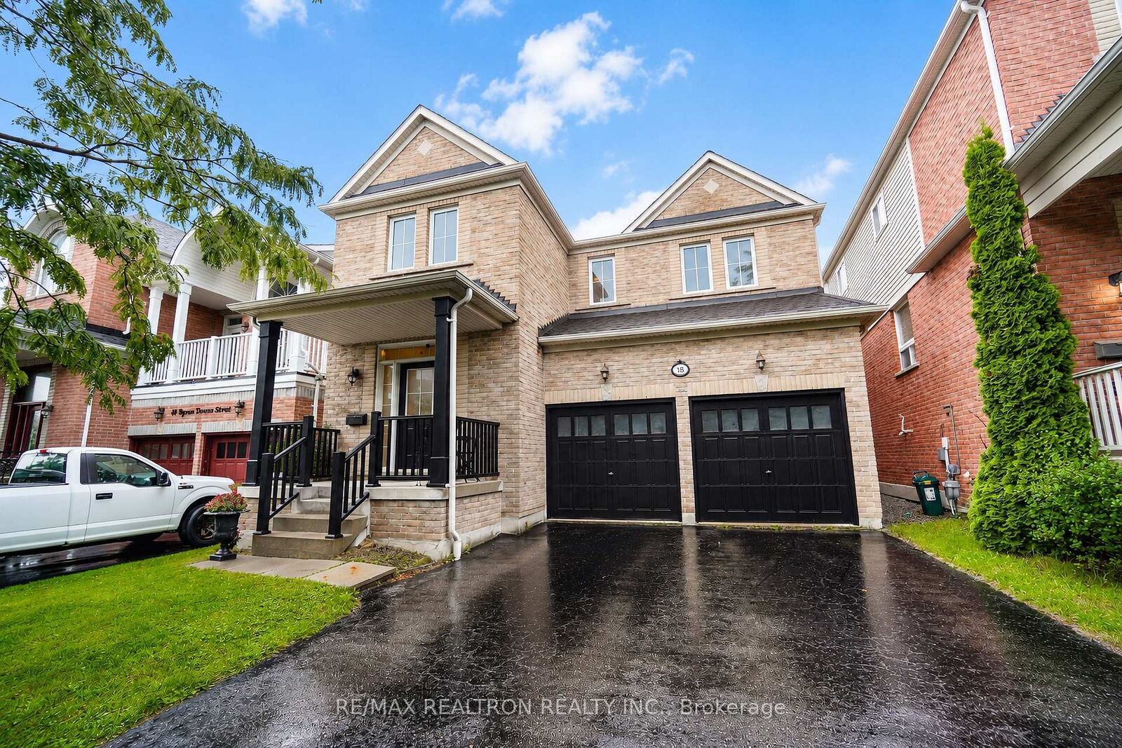 Property Photo:  18 Byram Downs Street  ON L1Z 1R5 