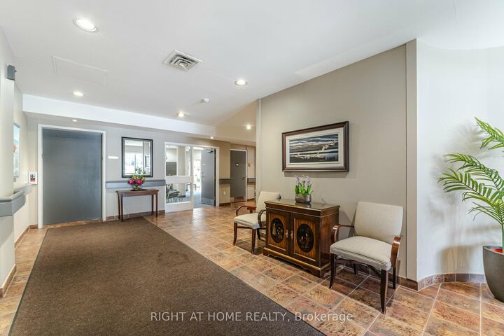Property Photo:  1387 Bayview Avenue 306  ON M4G 3A5 