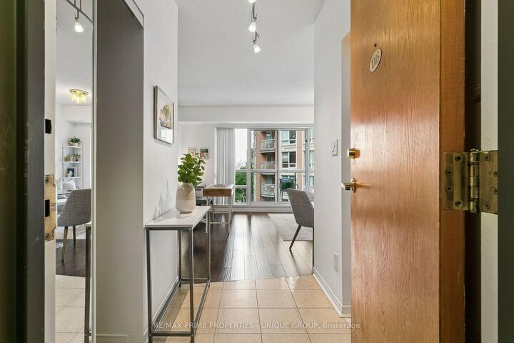 Property Photo: 99 Hayden Street 1005 ON M4Y 3B4