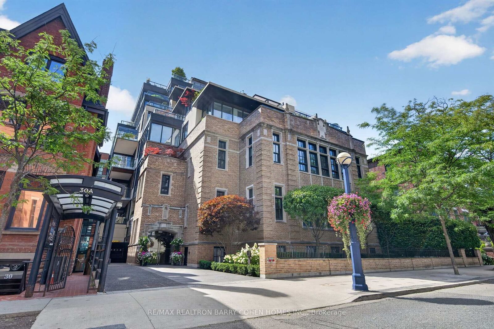 Property Photo:  36 Hazelton Avenue 2A  ON M5R 2E2 