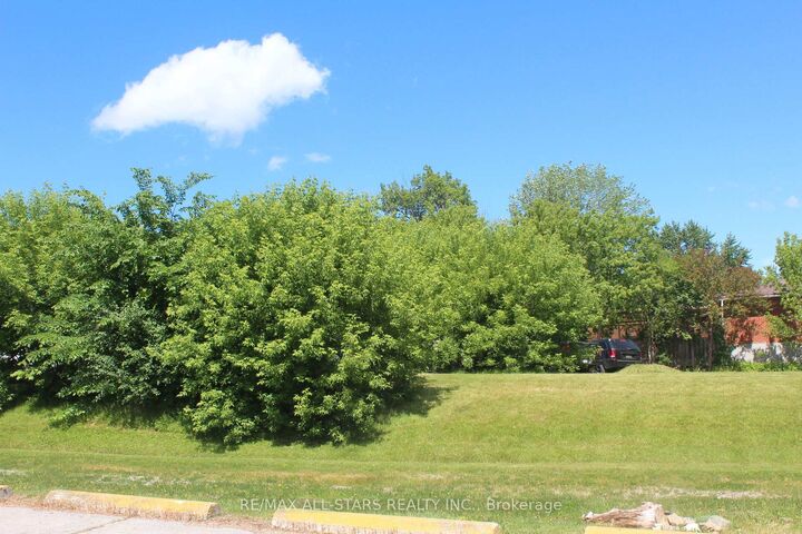 Property Photo:  180 Frederick Street  ON L4P 2J1 
