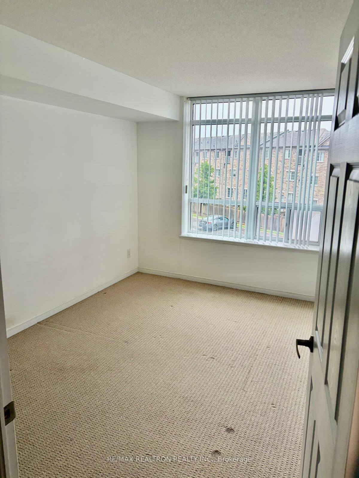Property Photo:  73 King William Crescent 201  ON L4B 0C2 