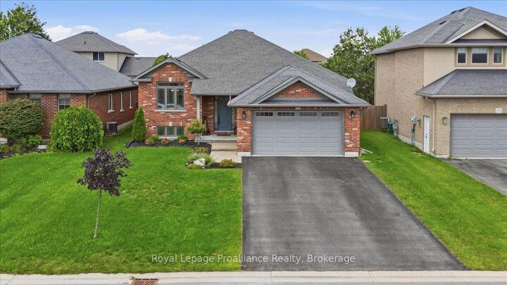 Property Photo:  54 Cavendish Drive  ON K8N 0L6 