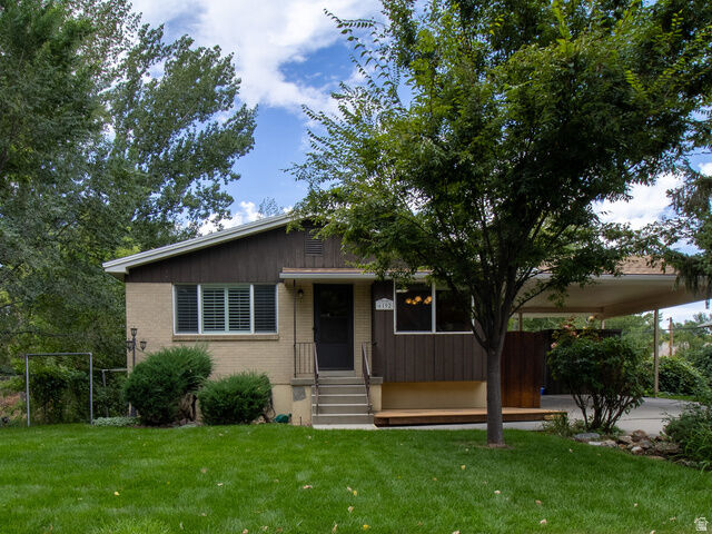 Property Photo:  6192 S Vinecrest Dr E  UT 84121 