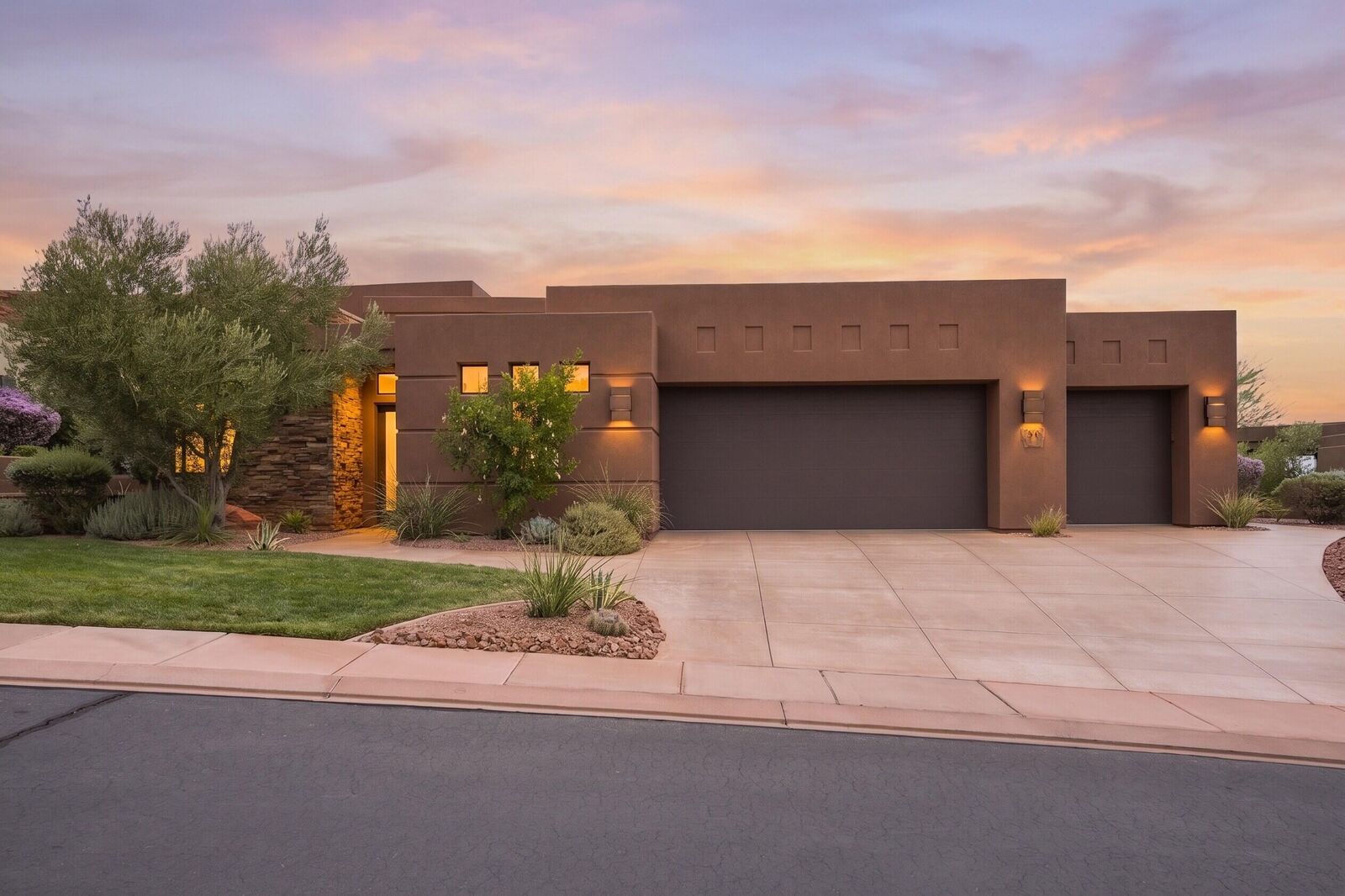 Property Photo:  2331 W Entrada Trail 98  UT 84770 