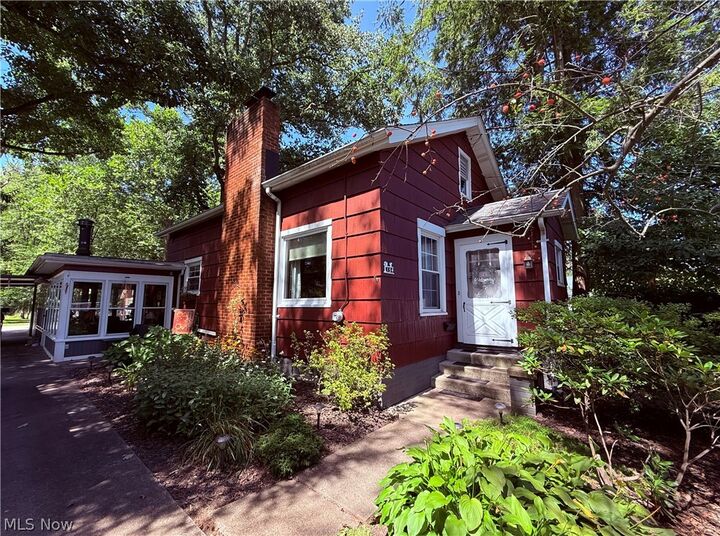 Property Photo: 154 Taylor Road OH 44203