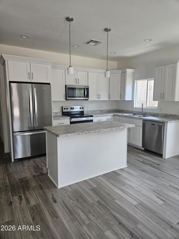 Property Photo:  766 N Don Frank Lane  AZ 85390 