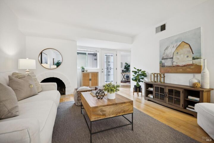 Property Photo:  54 Grande Paseo  CA 94903 