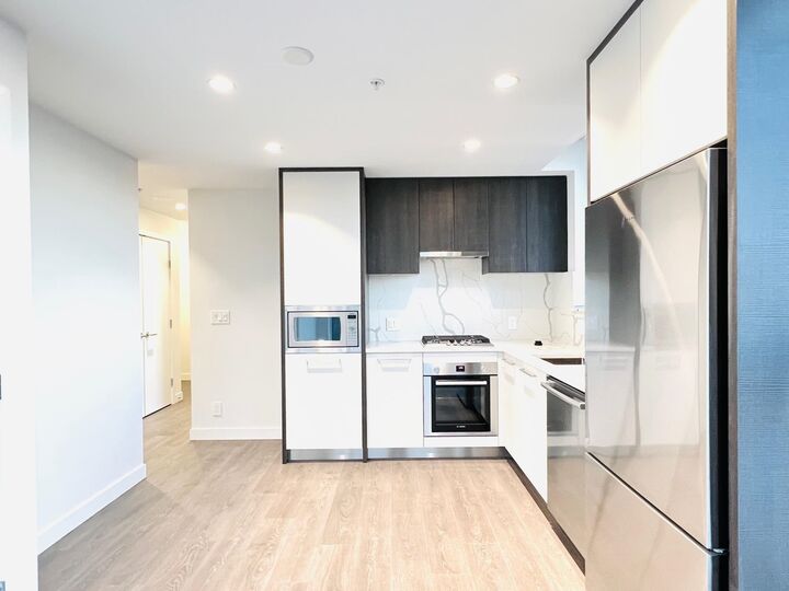 Property Photo:  567 Clarke Road 1702  BC V3J 0K7 