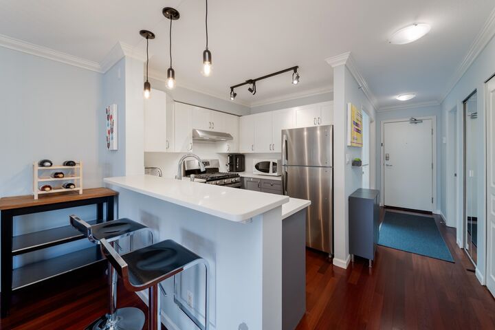 Property Photo:  2161 W 12th Avenue 404  BC V6K 4S7 