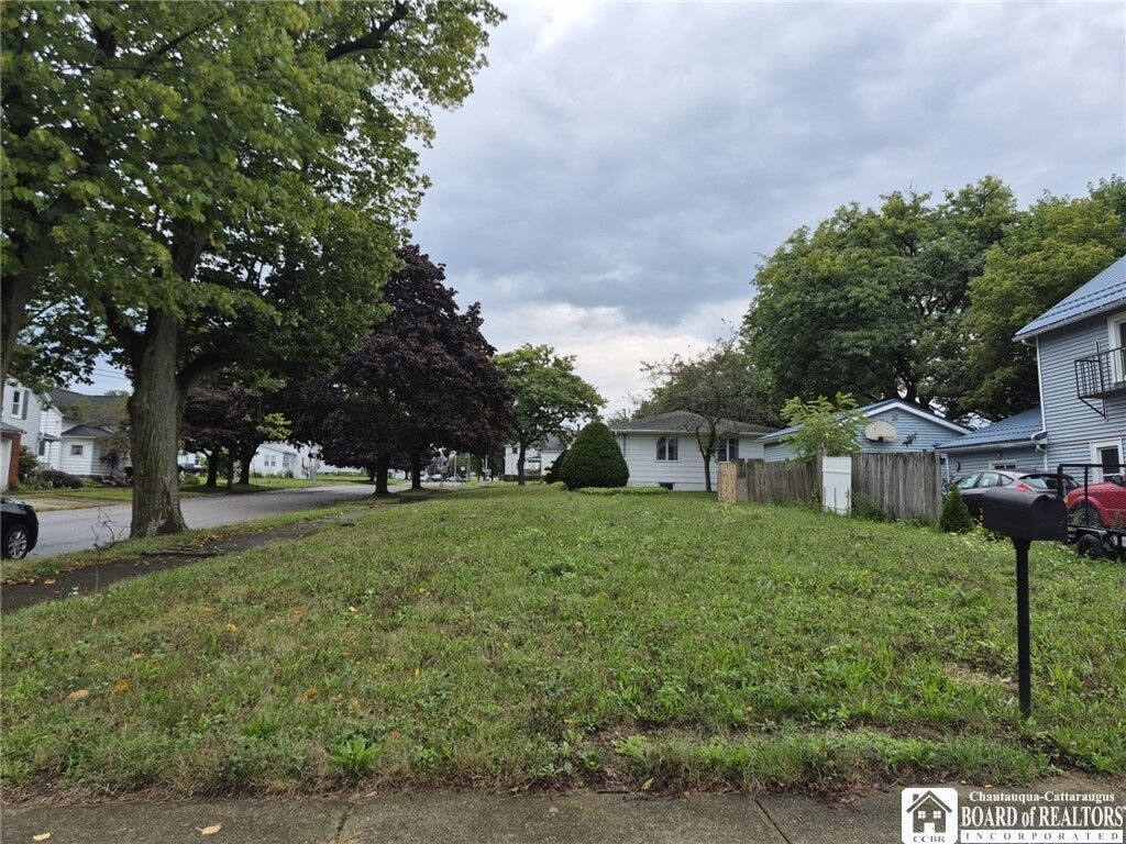 Property Photo:  49 E Courtney Street  NY 14048 