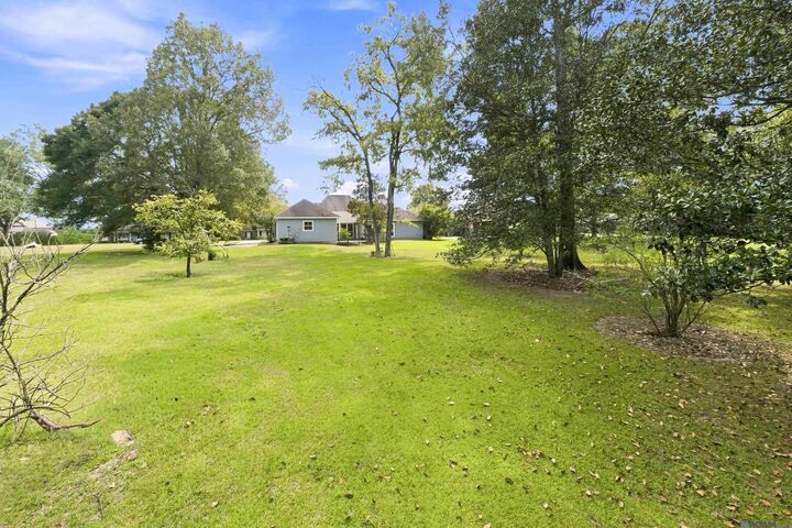 Property Photo:  18637 Magnolia Bend Rd  LA 70739 