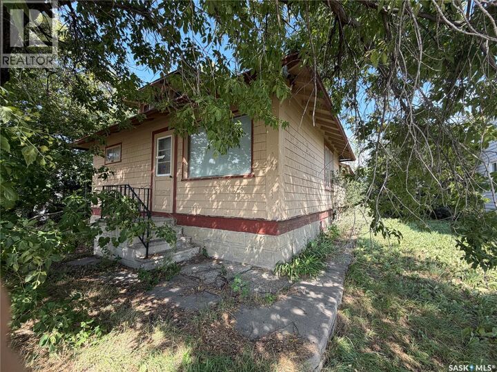 Property Photo:  109 1st Avenue N  SK S0K 4Y0 