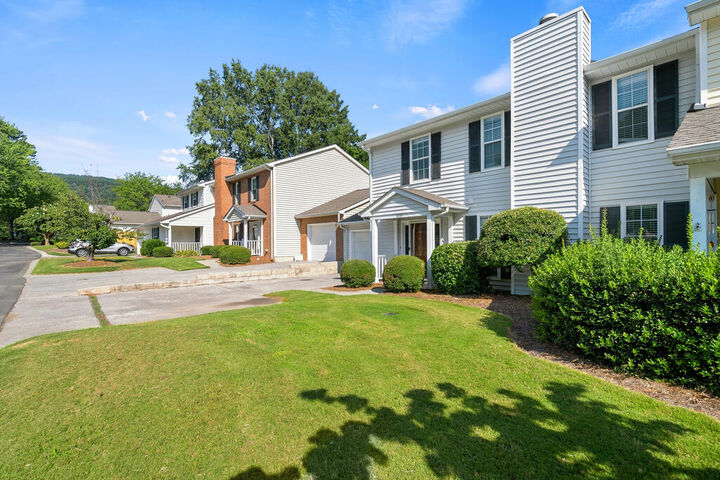 Property Photo:  1418 Westover Place  GA 30720 