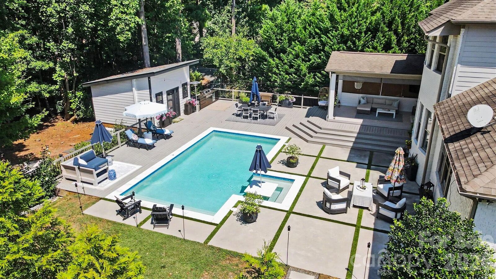 Property Photo: 15304 Wyndham Oaks Drive NC 28277