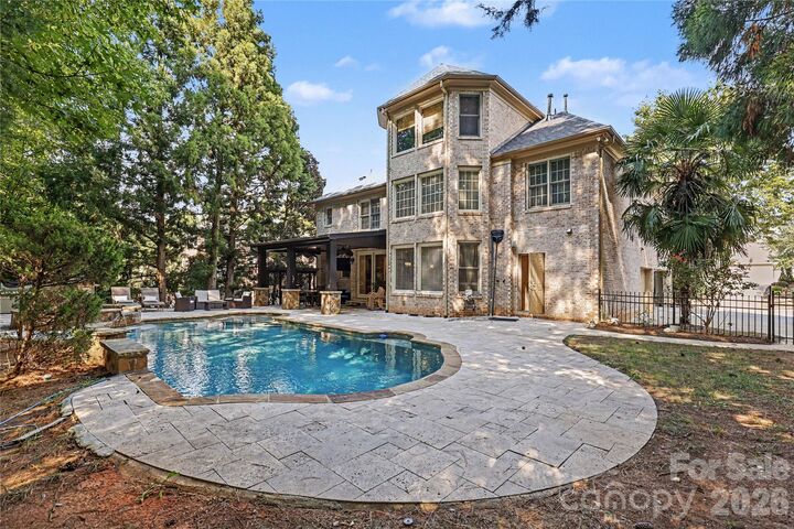 Property Photo: 17018 Harcombe Drive NC 28277