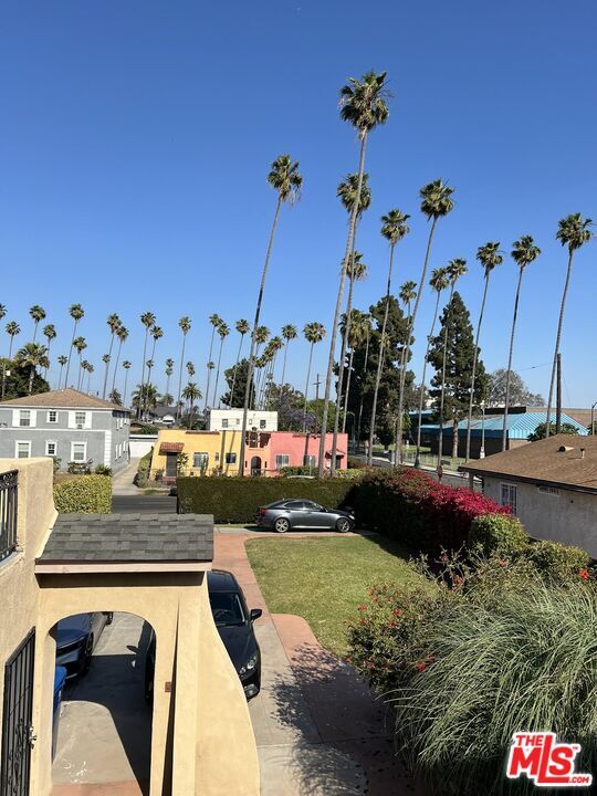 Property Photo:  1635 1637 S Bronson Ave  CA 90019 