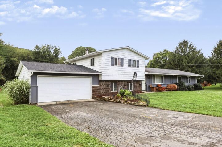 Property Photo:  2403 Hickman NE Road  OH 43055 