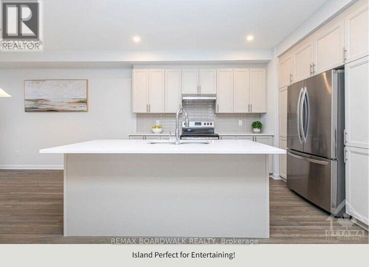 Property Photo:  140 Shallow Pond Place North  ON K4A 5N9 