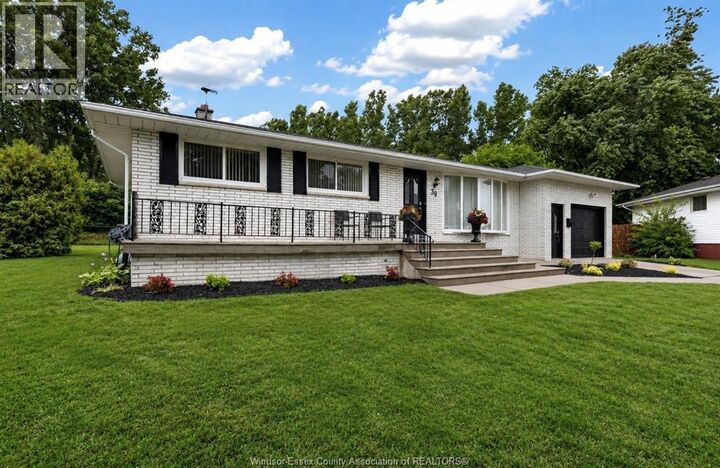 Property Photo:  39 Johnson Avenue  ON N8H 3T8 