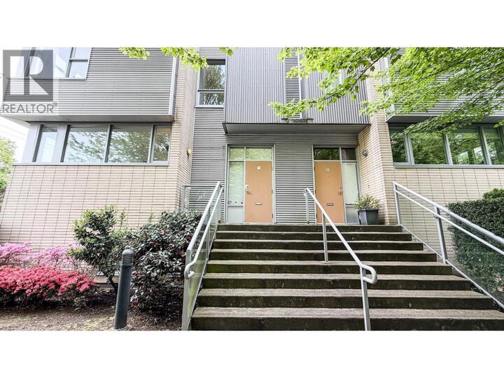Property Photo: 390 E 11th Ave BC V5T 4V9