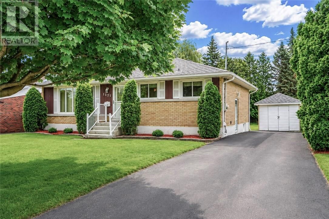 Property Photo:  1271 Woodbine Avenue  ON P3A 2M2 