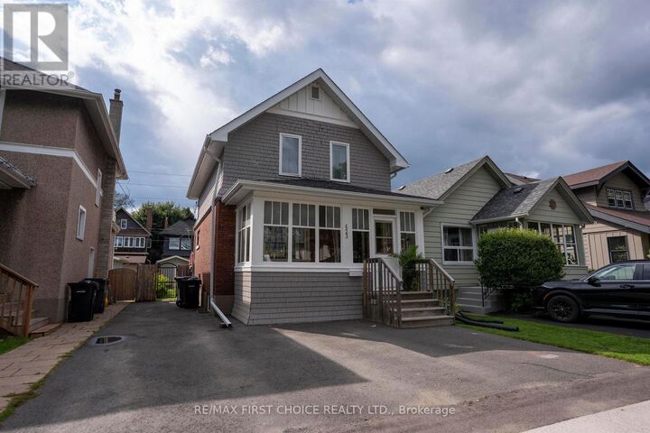 Property Photo:  423 Marks Street South  ON P7E 1M4 