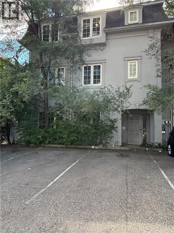 Property Photo:  124 King Street North 2  ON N2J 2X8 