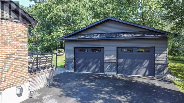 Property Photo:  672 Lake Point Court  ON P3E 6J2 