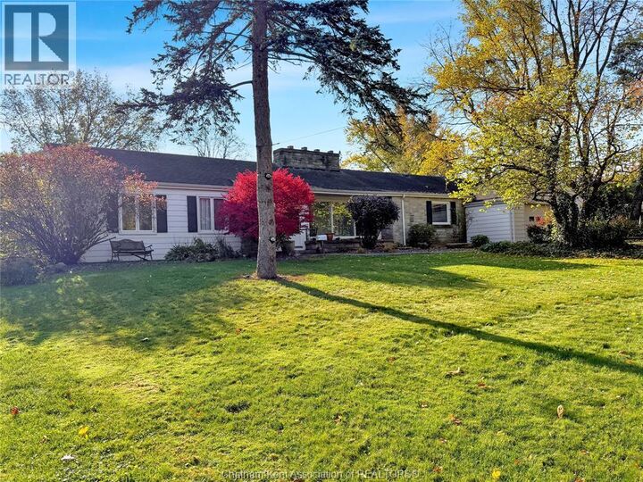 Property Photo:  6 Devon Drive  ON N7M 4H3 