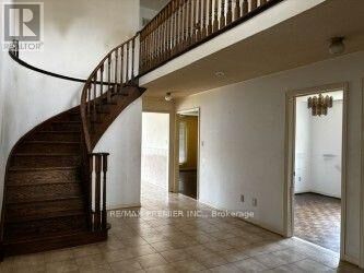 Property Photo:  4464 Stonemill Court  ON L5V 1E5 