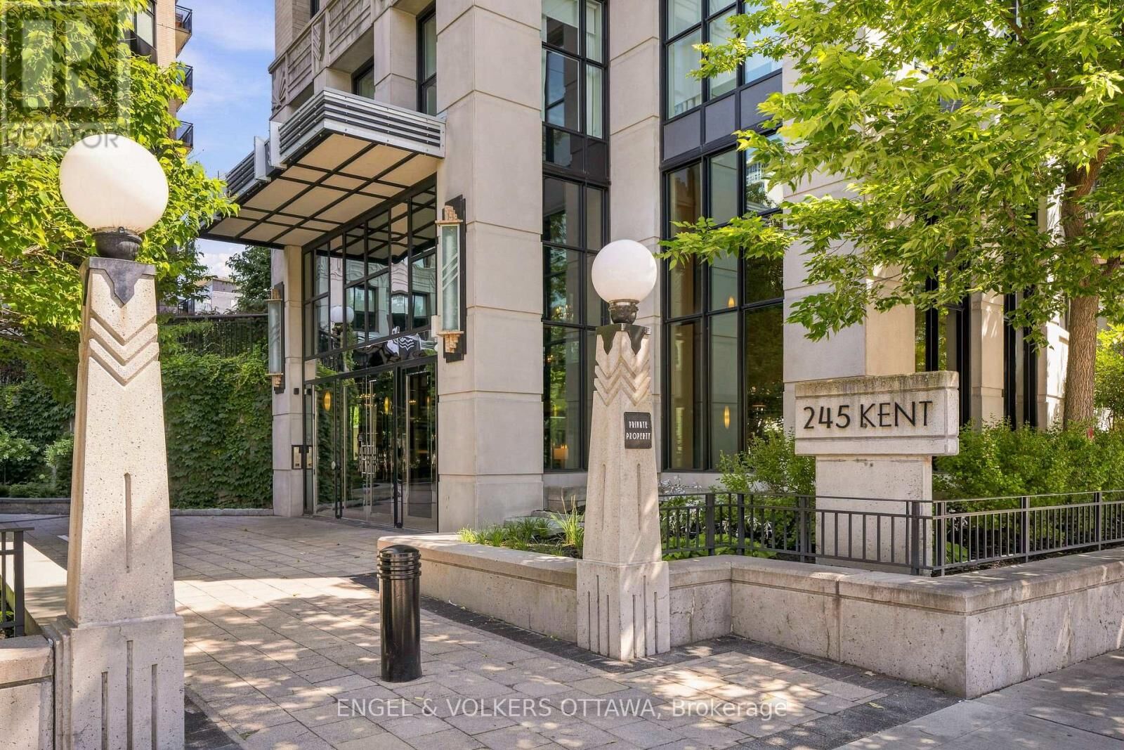 Property Photo:  245 Kent Street 1009  ON K2P 0A5 