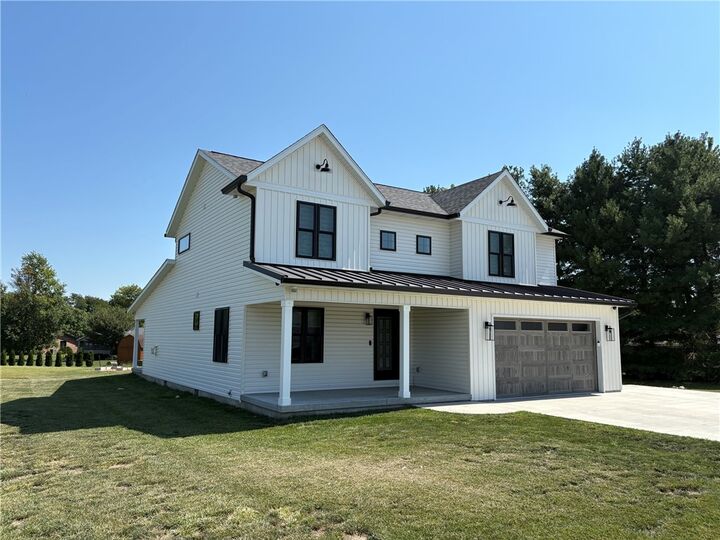 Property Photo:  8 Sunrise Circle  IL 61951 