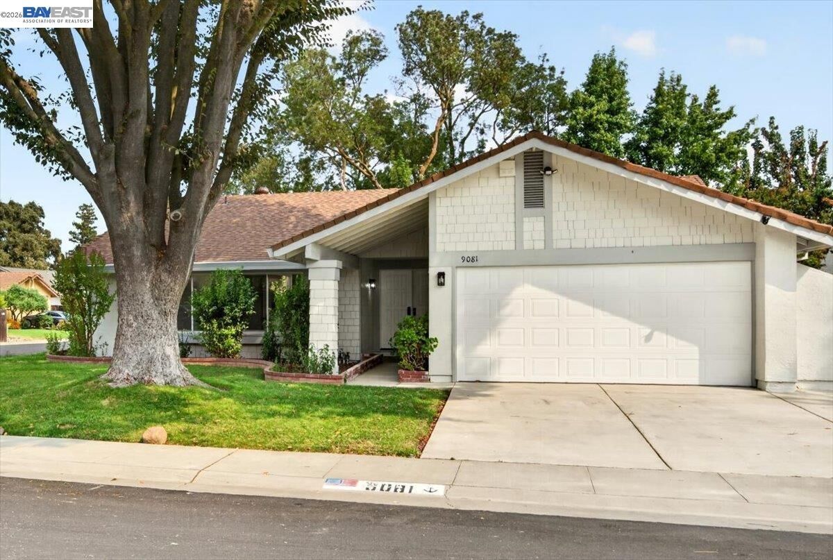 Property Photo:  9081 Meadowdale Way  CA 95624 