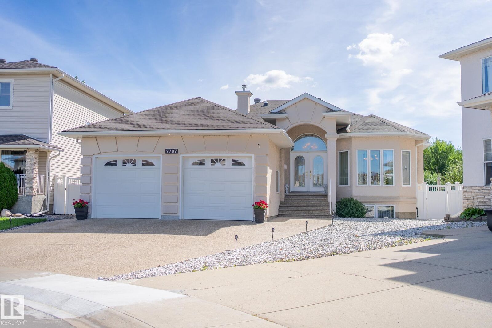 Property Photo:  7707 166 Avenue NW  AB T5Z 3V8 