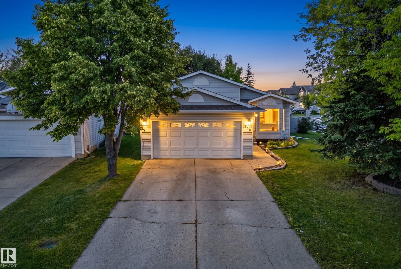 Property Photo:  468 Davenport Place  AB T8H 1R9 